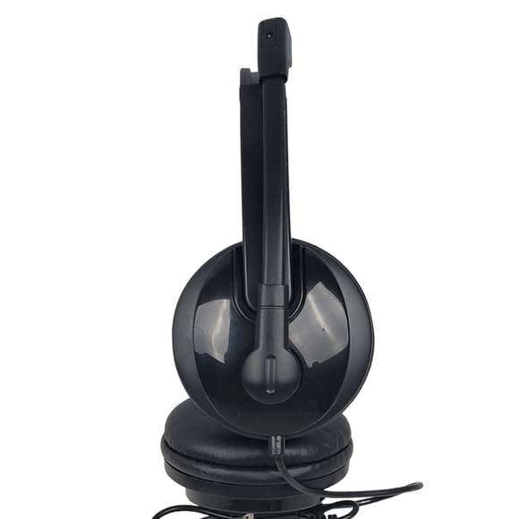 Instinct Gaming Headset for PS4 Core Edition with Dual Charging Dock - 2012 - Picture 4 of 9